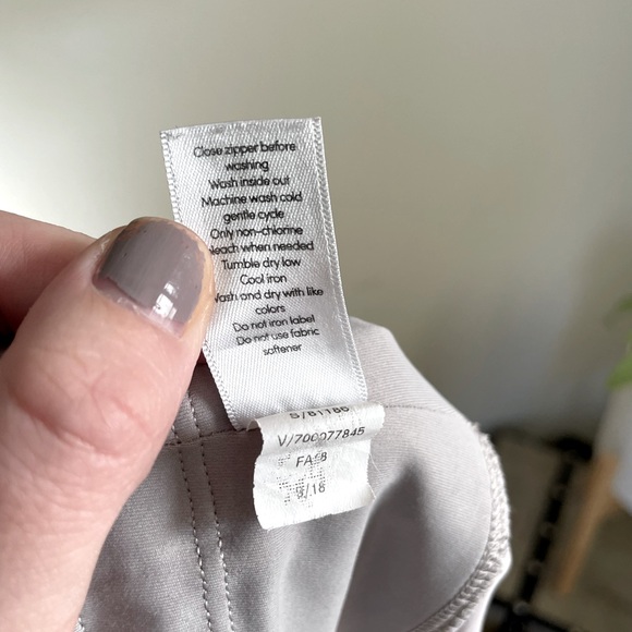 Athleta | Aero Contender 7/8 Legging | Size XS - Picture 13 of 13